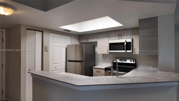 Visconti, 9044 W Atlantic Blvd #321, Coral Springs, Florida 33071, image 1