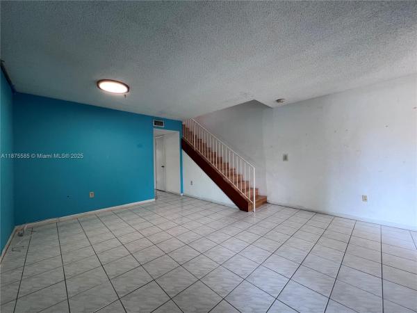 Les Chateaux At International Gardens, 11835 SW 19 Ln 149, Tamiami, Florida 33175, image 2