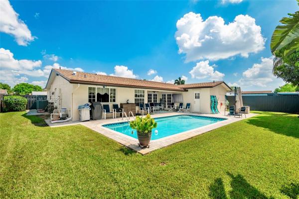 Westview, 8850 NW 7th St, Pembroke Pines, Florida 33024, image 1