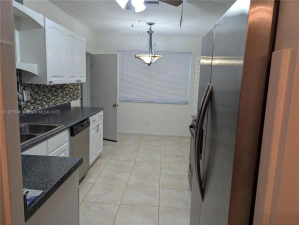 Oakland Estates, 4550 NW 43rd St, Lauderdale Lakes, Florida 33319, image 1