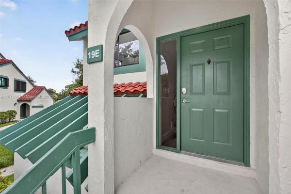 Lexington Green, 19 W Lexington Ln W #E, Palm Beach Gardens, Florida 33418, image 2