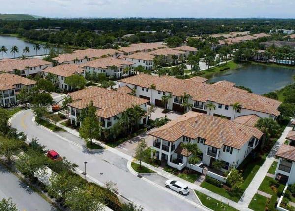 Paloma Lakes, 4766 Sierra Ln, Coconut Creek, Florida 33073, image 1