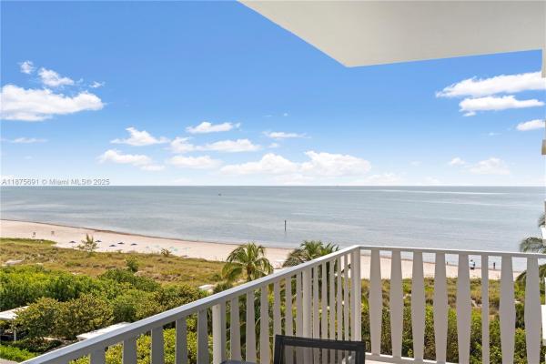 Island House, 200 Ocean Lane Dr #703, Key Biscayne, Florida 33149, image 1