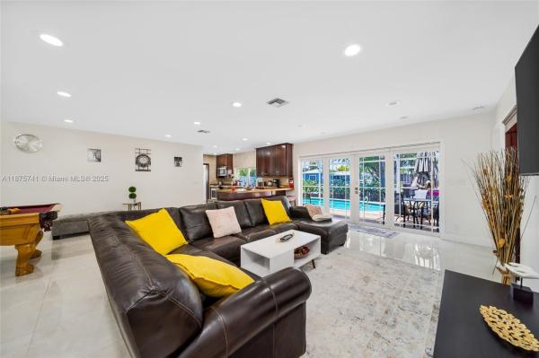 Cypress Harbor, 31 SE 12th St, Pompano Beach, Florida 33060, image 2