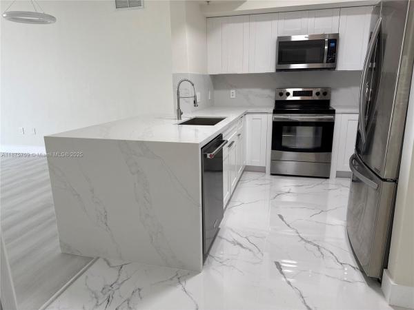 Puerta De Palmas, 888 S Douglas Rd 1502, Coral Gables, Florida 33134, image 1