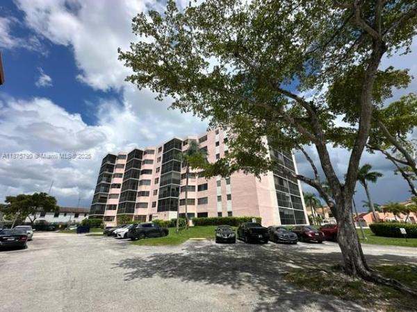 20840 San Simeon Way #402, Unincorporated Dade County, Florida 33179, image 1