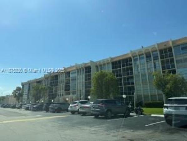 De Soto Park South, 801 Three Islands Blvd #112, Hallandale Beach, Florida 33009, image 1