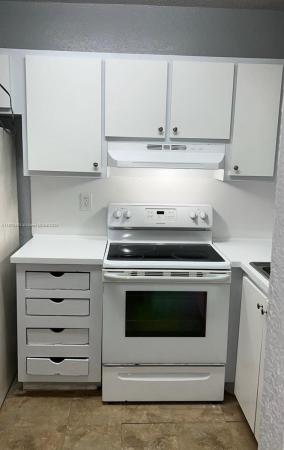Bella Venezia, 575 W 69 St #208, Hialeah, Florida 33014, image 1