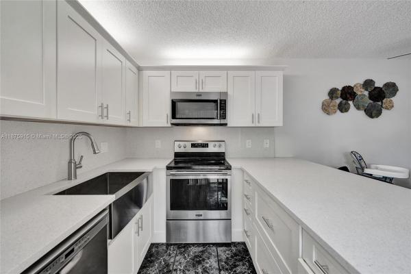 Waterford Courtyards At Jacaranda, 9851 NW 6th Ct, Plantation, Florida 33324, image 2