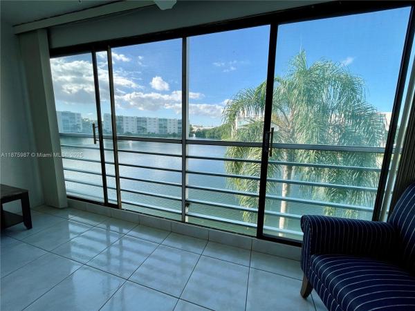 Meadowbrook Lakes View, 131 SE 3rd Ave #305, Dania Beach, Florida 33004, image 2