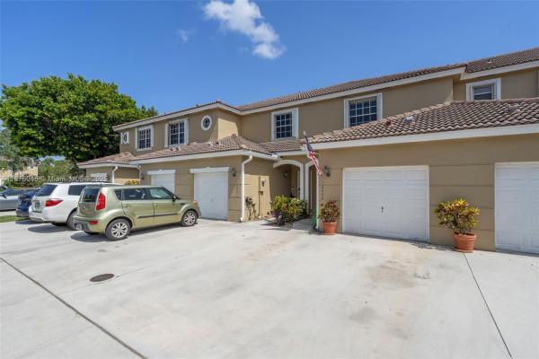 Pelican Pointe, 12006 SW 2nd St, Pembroke Pines, Florida 33025, image 2
