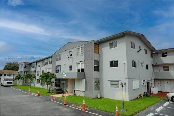 120 Royal Palm Rd 315, Hialeah, Florida 33016, image 1