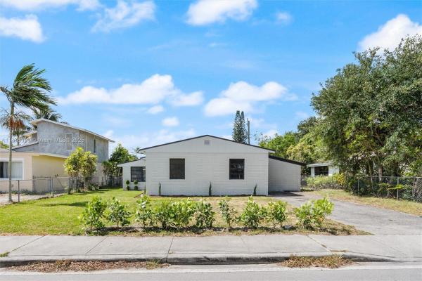Park Road Manor, 3230 Taft St, Hollywood, Florida 33021, image 2
