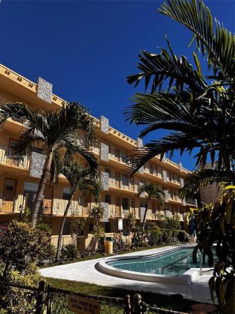 Warrenton House, 2145 Pierce St #105, Hollywood, Florida 33020, image 1