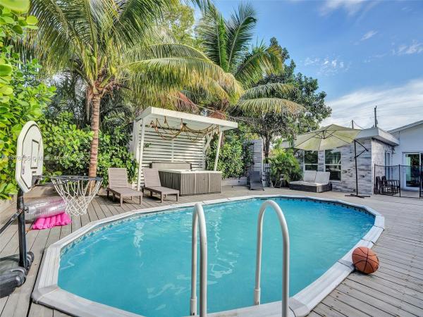 Canal Groves, 3291 SW 44th St, Dania Beach, Florida 33312, image 1