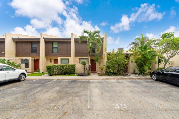 Westview, 1161 NW 99th Ter #38, Pembroke Pines, Florida 33024, image 1