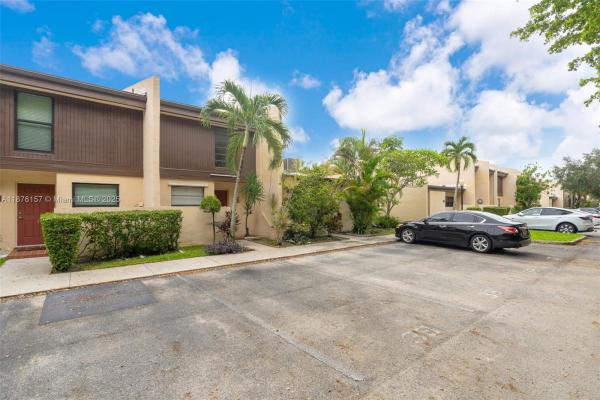 Westview, 1161 NW 99th Ter #38, Pembroke Pines, Florida 33024, image 2