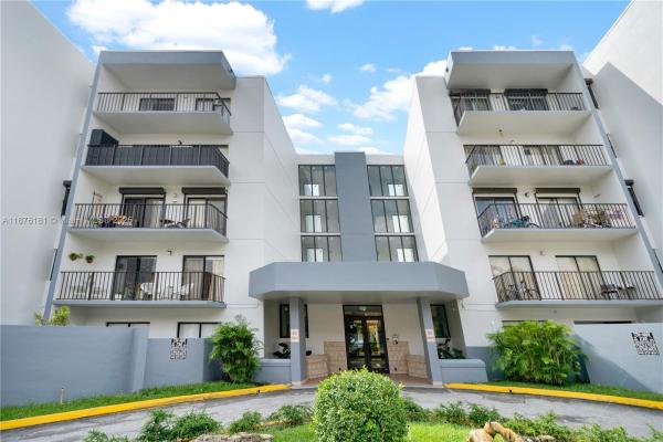 Versailles Plaza, 1820 W 53 St 201, Hialeah, Florida 33012, image 1