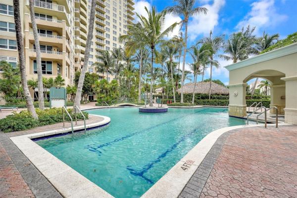 Turnberry On The Green, 19501 W Country Club Dr #207, Aventura, Florida 33180, image 1