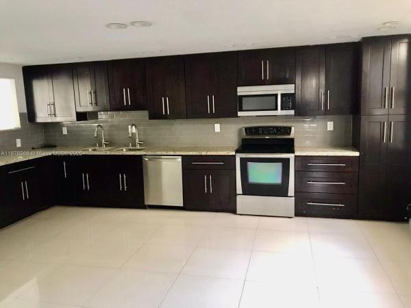 Villa Dorada, 20381 NE 30th Ave #206-7, Aventura, Florida 33180, image 2