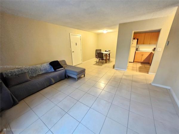 Clear Lake Palms, 411 Executive Center Dr #209, West Palm Beach, Florida 33401, image 1