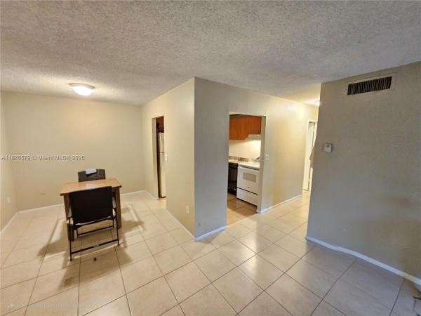 Clear Lake Palms, 411 Executive Center Dr #209, West Palm Beach, Florida 33401, image 2