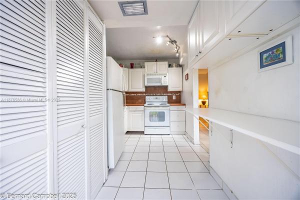 Apple Creek, 7135 W Sunrise Blvd, Plantation, Florida 33313, image 3