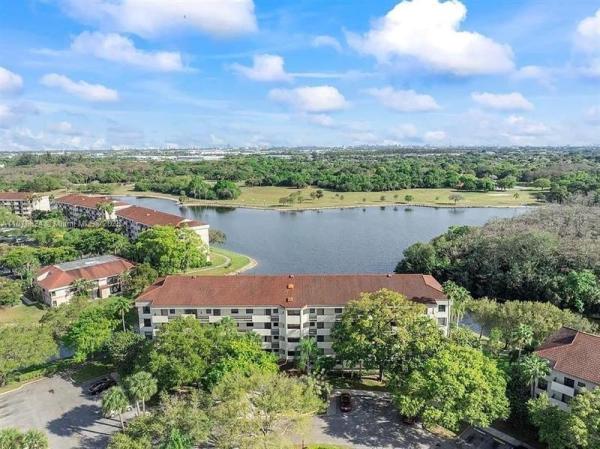 Applewood Village 4, 2907 Carambola Cir S #206, Coconut Creek, Florida 33066, image 1