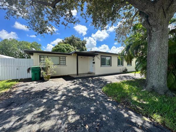 3101 SW 102nd Pl, Unincorporated Dade County, Florida 33165, image 1