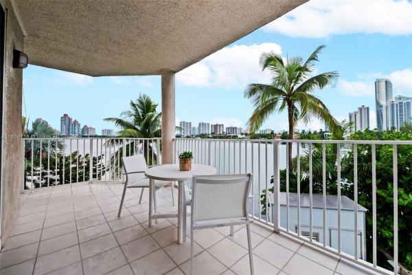 Les Pelicans, 18260 N Bay Rd #320, Sunny Isles Beach, Florida 33160, image 1