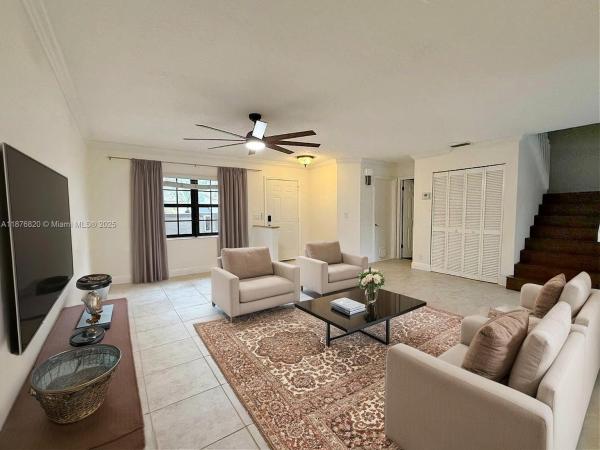 Vineyards Of Plantation, 9064 Vineyard Lake Dr, Plantation, Florida 33324, image 3