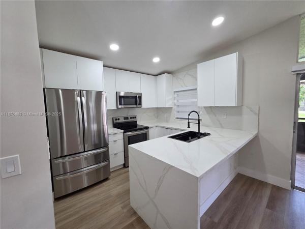 15798 Woodgate Ct #E, Sunrise, Florida 33326, image 1