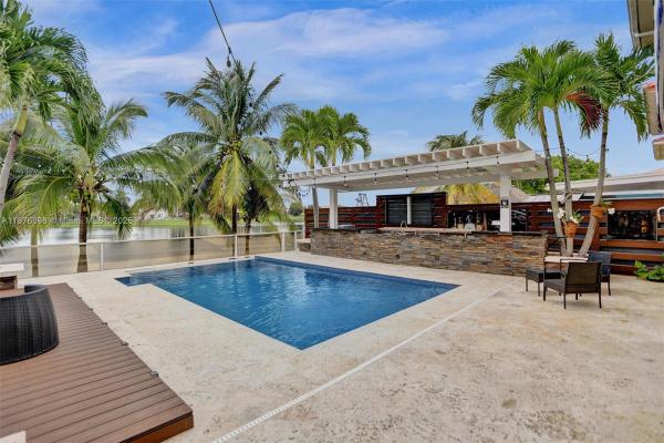 Manatee Cove, 8913 SW 214th St, Cutler Bay, Florida 33189, image 2