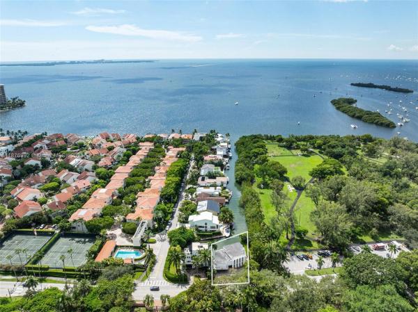 Rockerman Heights, 2120 S Bayshore Dr, Miami, Florida 33133, image 1