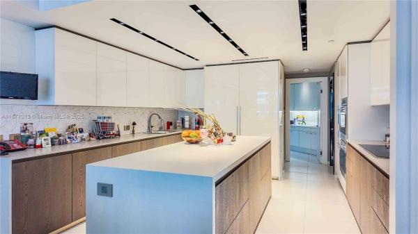 Bal Harbour Tower, 9999 Collins Ave #6A, Bal Harbour, Florida 33154, image 1