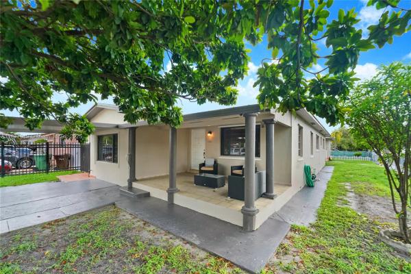 Hialeah Townhouses, 1321 W 2nd Ave #1321, Hialeah, Florida 33010, image 1