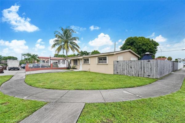 Lisa Manor, 1005 W 36th Pl, Hialeah, Florida 33012, image 1