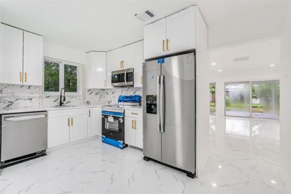 Flair, 4731 NW 12th St, Lauderhill, Florida 33313, image 2