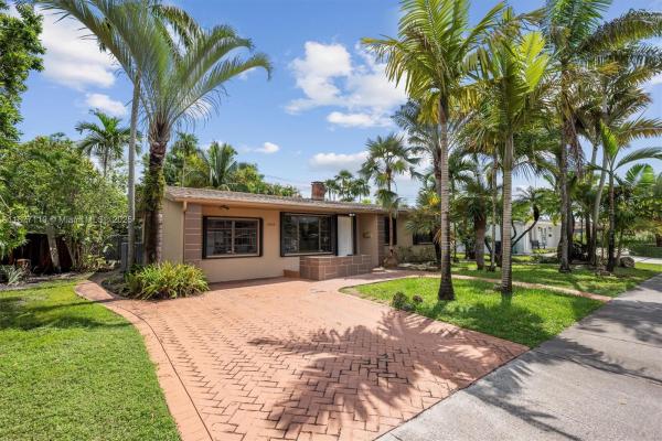 4855 SW 94th Ave, Unincorporated Dade County, Florida 33165, image 1