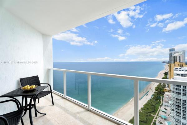 La Perla, 16699 Collins Ave #3701, Sunny Isles Beach, Florida 33160, image 1