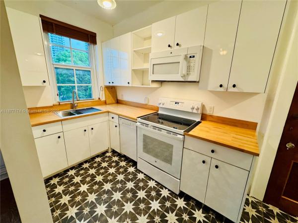 Beverly Terrace Manor, 3224 Biscayne Blvd #C3, Miami, Florida 33137, image 1