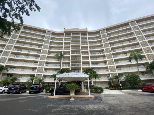 Oaks Way At Palm-Aire, 3507 Oaks Way #804, Pompano Beach, Florida 33069, image 1