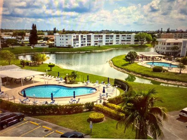Wellington At Century Village, 423 Wellington G, West Palm Beach, Florida 33417, image 2