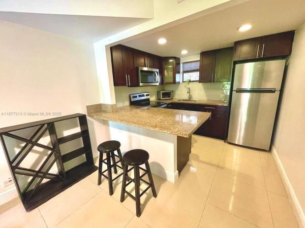Las Vistas At Doral, 8290 Lake Dr #128, Doral, Florida 33166, image 1