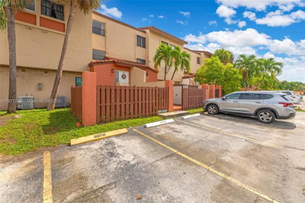 Windsong Lakes Village, 10003 NW 9 Street Cir #8-17, Fountainebleau, Florida 33172, image 2