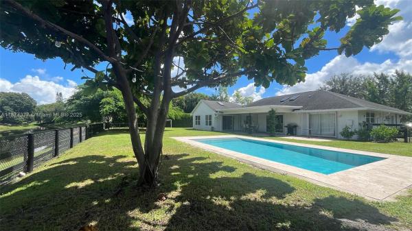 South Shore Of Wellington, 1396 Northampton Ter, Wellington, Florida 33414, image 1