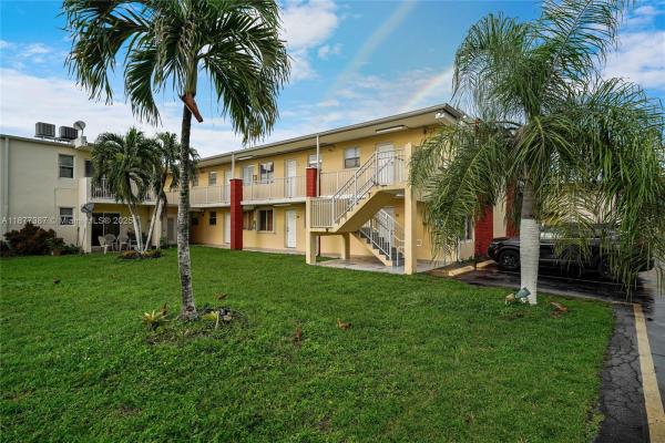 Courtyards, 1255 W 49th Pl #H202, Hialeah, Florida 33012, image 1