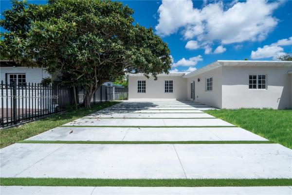 323 NW 104th Ter, Miami, Florida 33150, image 1