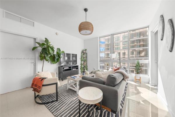 Met 1, 300 S Biscayne Blvd #T-3604, Miami, Florida 33131, image 1