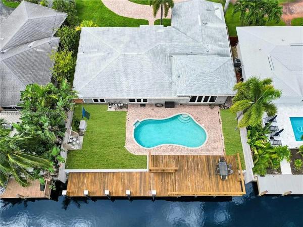 Edgewater Estates, 2306 NE 15th Ave, Wilton Manors, Florida 33305, image 1